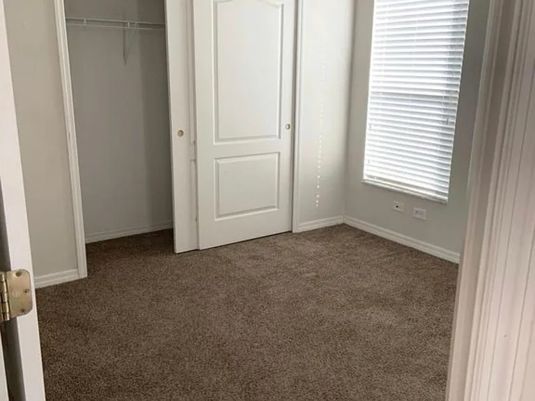 1024 Longville Cir — Photo 7