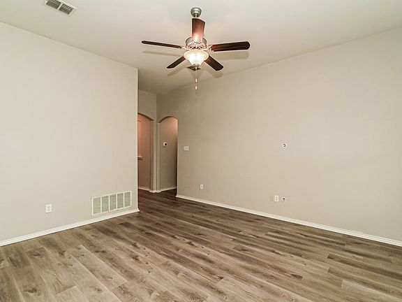 4th image of 625 Saguaro Dr