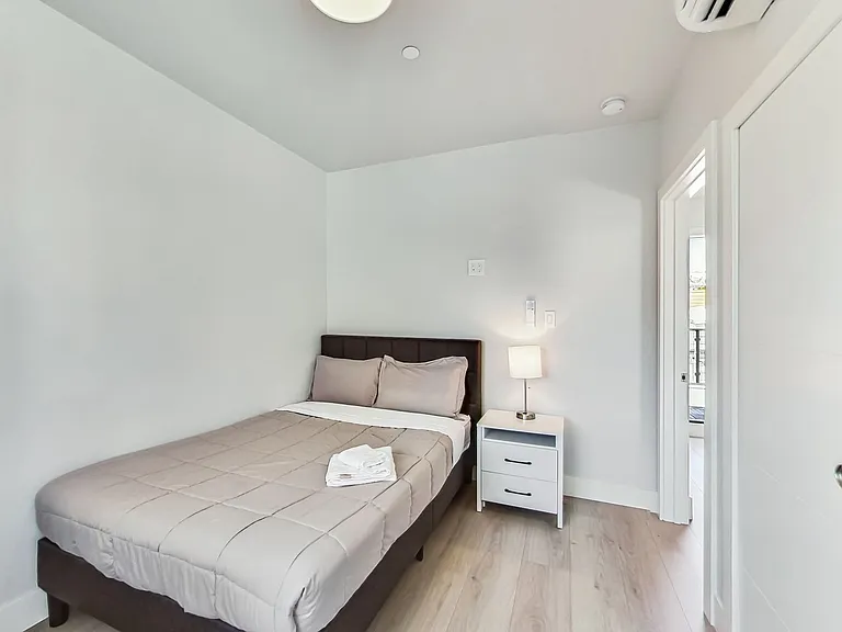 1026 Capp St — Photo 36