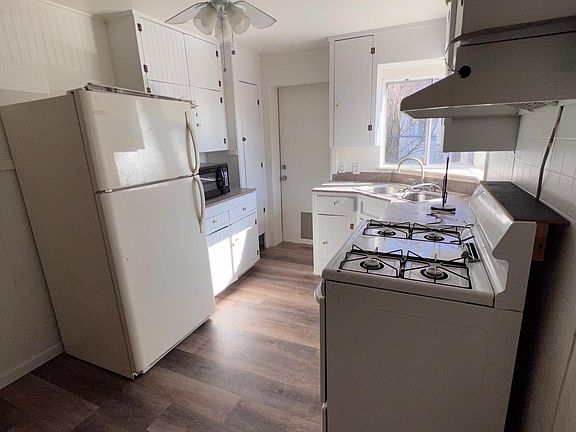 Kitchen, gas range