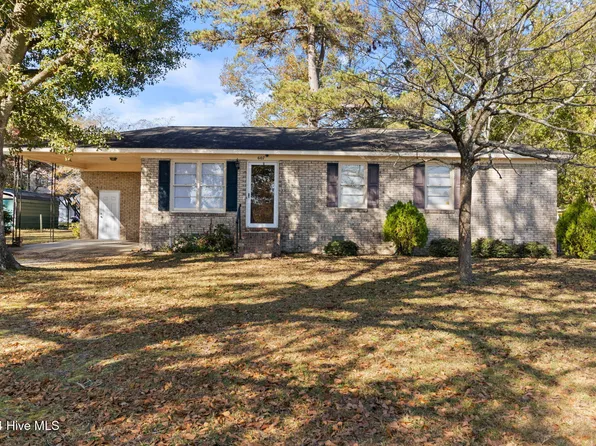 607 N Singletary Street, Clarkton, NC 28433