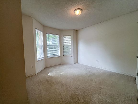 104 Kemper Ln-12_09042024