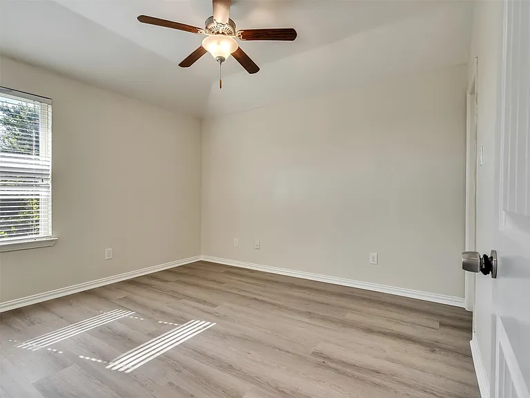 10906 Whistlers Cottage Ct — Photo 11