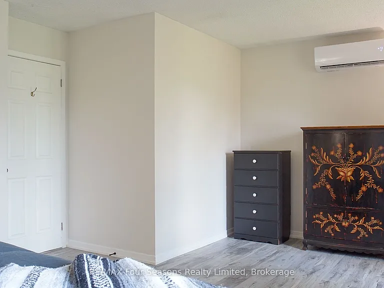 4 Trafalgar Rd #4 — Photo 17