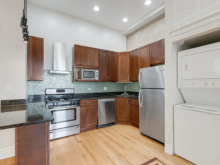 5014 S King Dr #2W — Photo 6