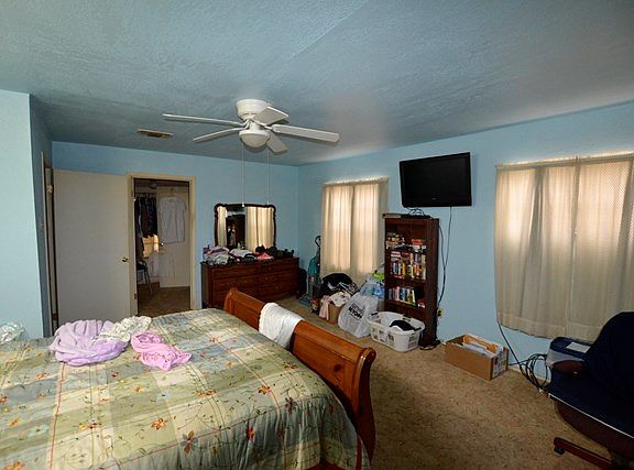 4th image of 310 Penwell Ave