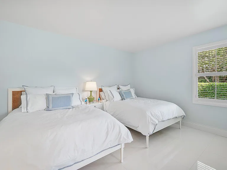 106 Beachway Dr — Photo 19