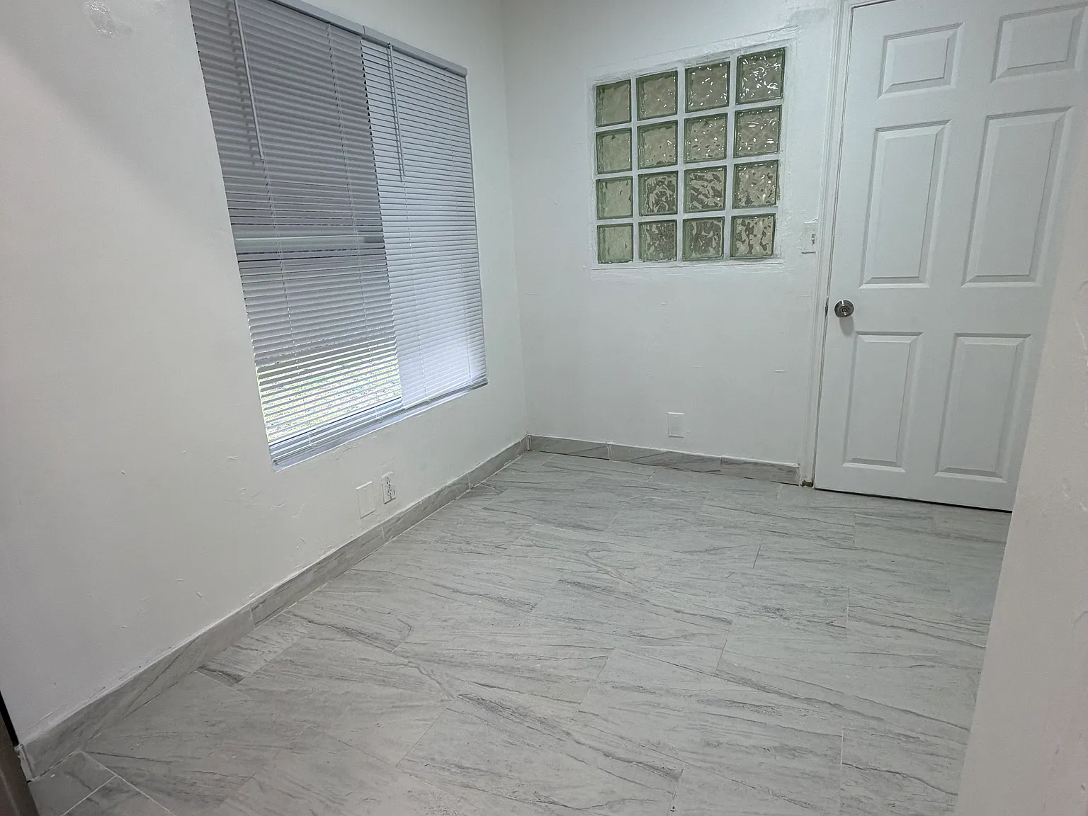 4 bed, 2147 sqft, $2,795 — Photo 2