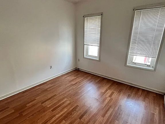 4th image of 612 Birch St #12A