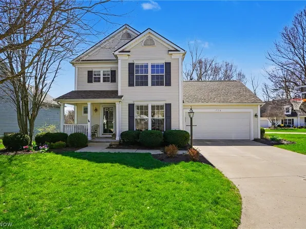 1976 Darrow Lake Dr, Stow, OH 44224