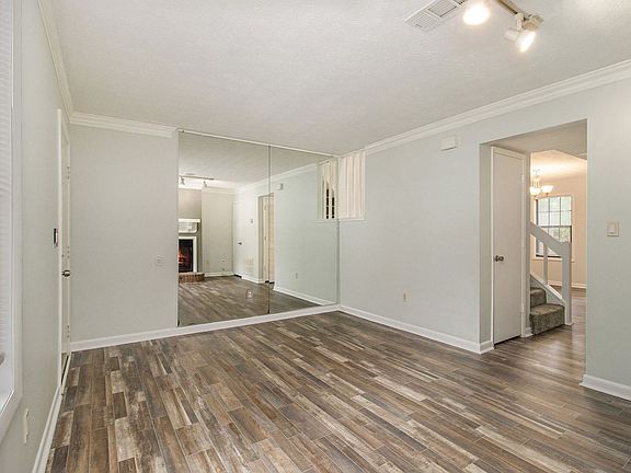 5th image of 3235 Highpoint Ct