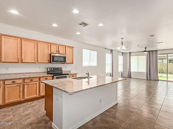 3rd image of 12424 N 144TH Drive
