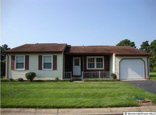 4 Apple Ln, Manchester Township, NJ 08759