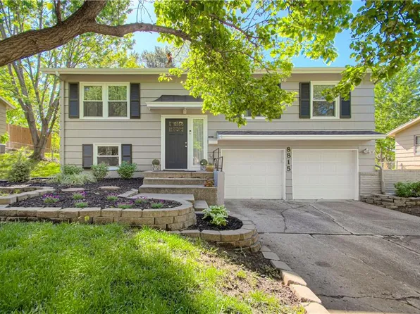 8815 W 89th St, Overland Park, KS 66212