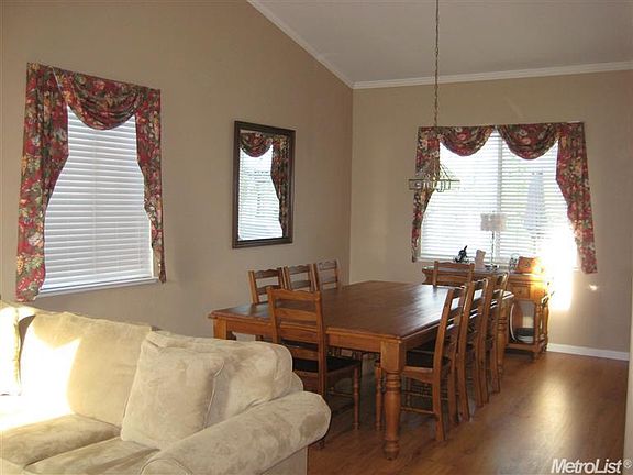4th image of 8237 Carriage Oaks Way