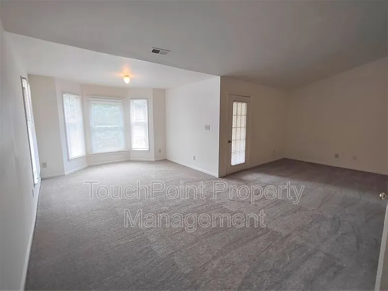 7366 Rose Terrace Ct — Photo 6