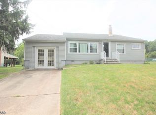 22 Holly St, Somerset, NJ