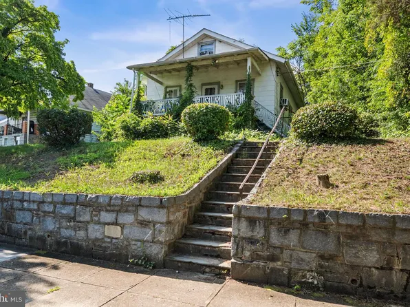 2162 30th St NE, Washington, DC 20018