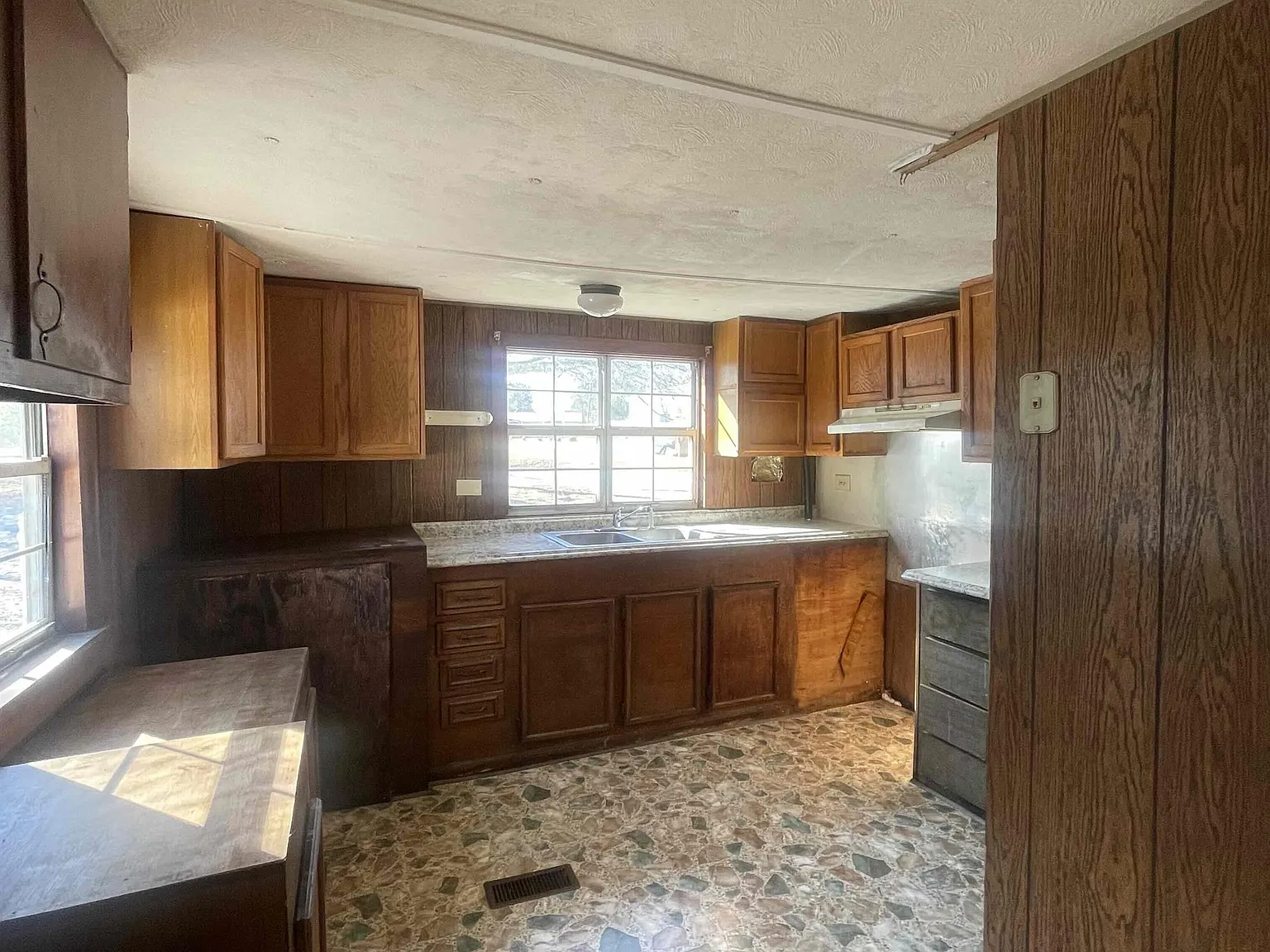 103 Clark Street Trailer - 1 — Photo 2
