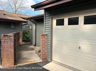 29 Hampton Ct, Red Bank, NJ 07701