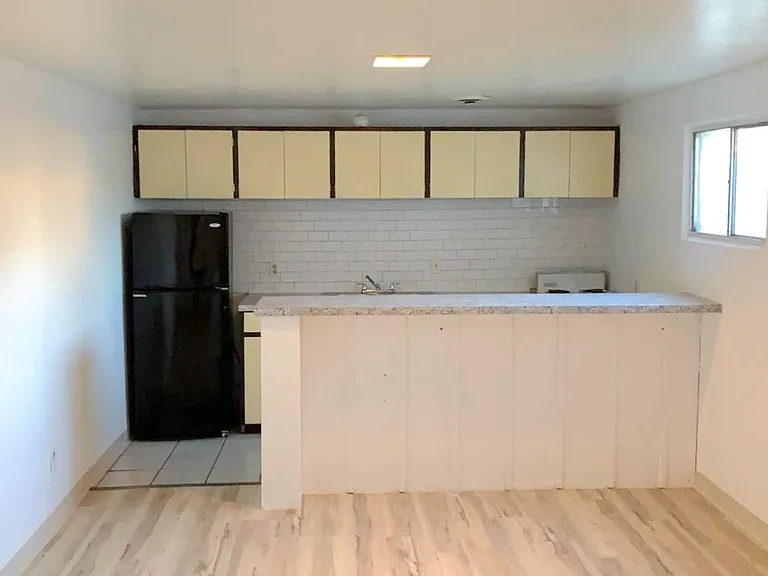 1200 N Severance St — Photo 12