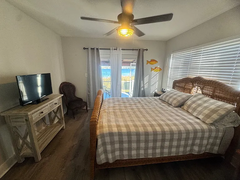 734 Memorial Dr — Photo 41