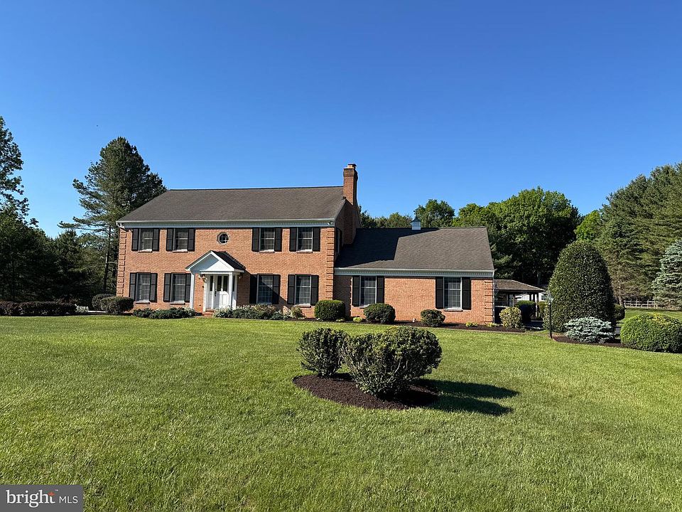 1st image of 727 Weller Dr