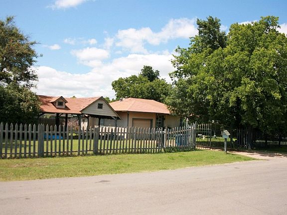 2nd image of 927 Horizon Hills Dr