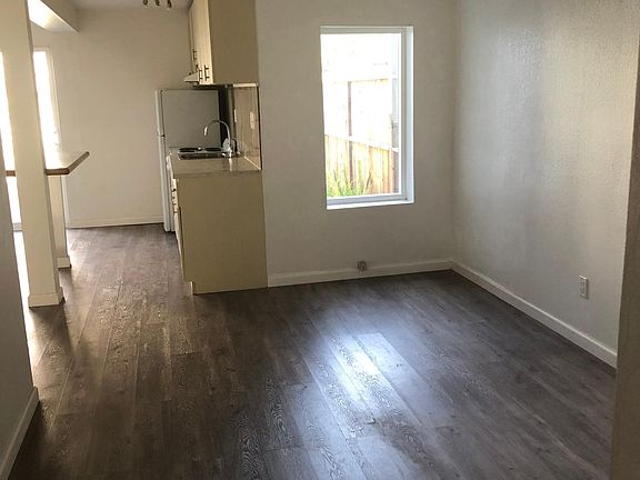 3rd image of 608 28th Ave