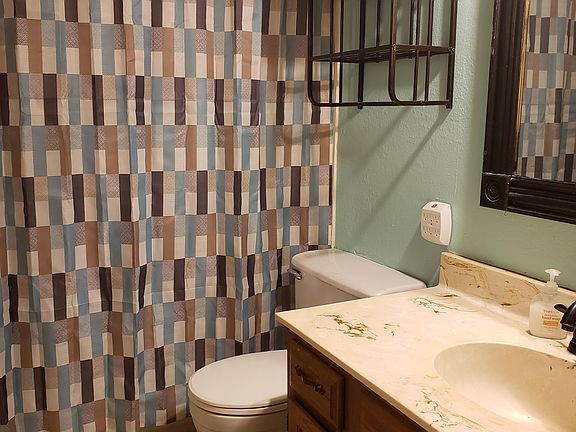 2nd image of 3758 Duke Ln
