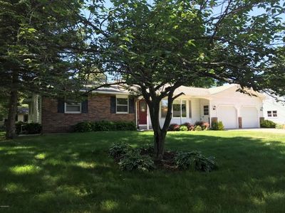 16305 Pinewood Ave, Spring Lake, MI, 49456