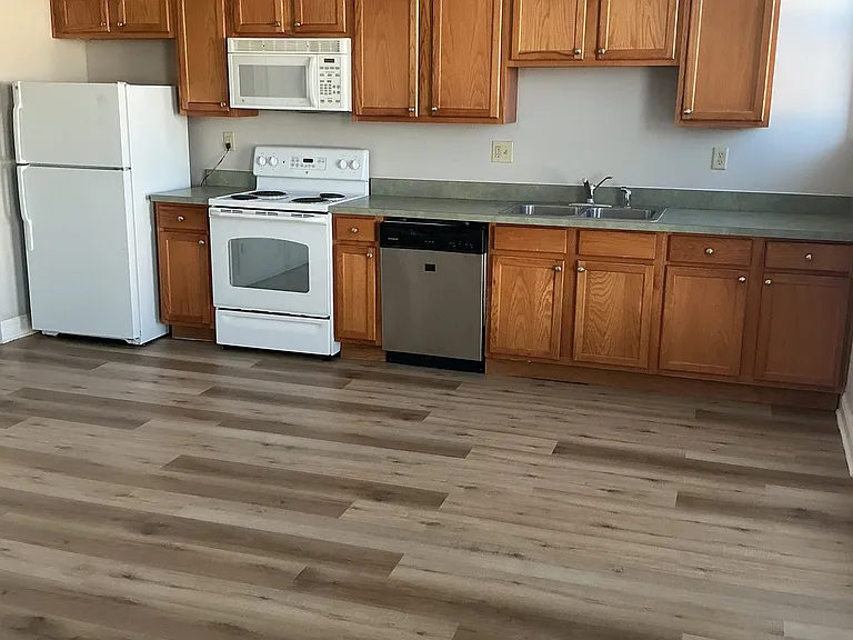 Drake Hotel Apartments — Photo 19