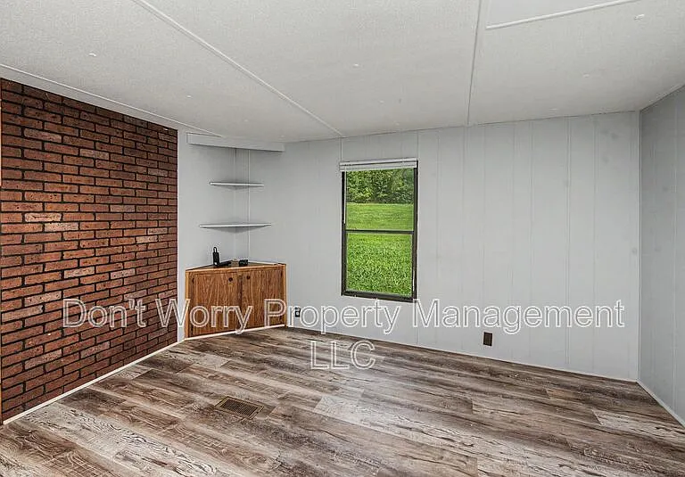 967 Frye Rd — Photo 5