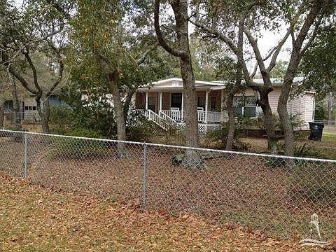 3rd image of 654 Bayshore Dr SE