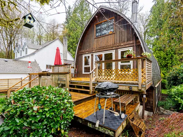 4438 Cove Cliff Rd, North Vancouver, BC V7G 1H6