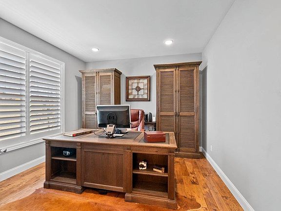 5th image of 161 Winfield Pointe