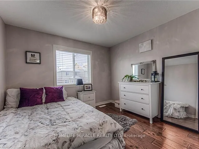 77 Laughland Ln #UPPER — Photo 16