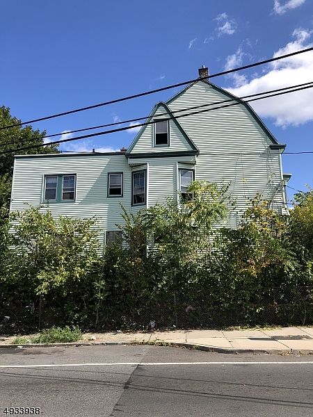 2nd image of 241 12th Ave