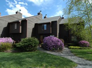 67 Thornhill Rd, Stratham, NH 03885