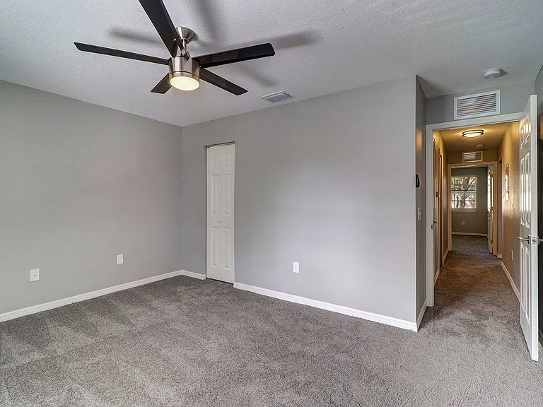 2x2L Diamond Guest Room