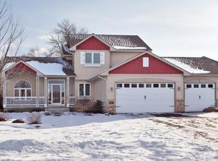 751 Kayla Ln, Hanover, MN 55341