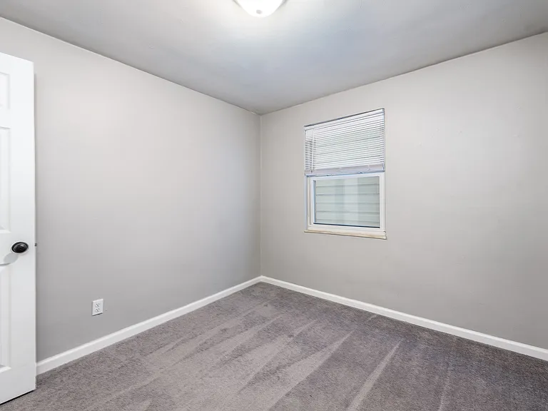 304 Boggs Ave — Photo 13
