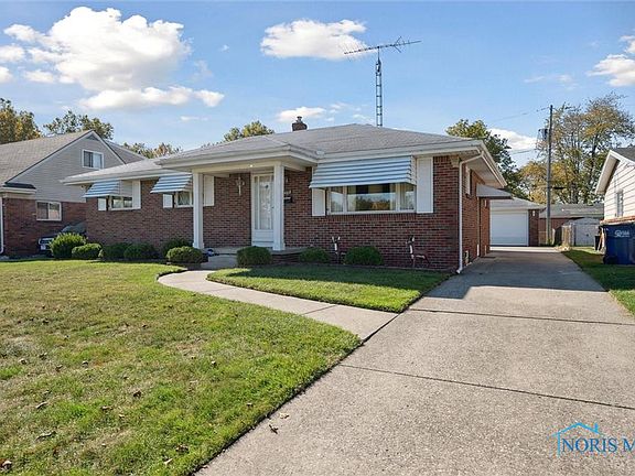 4th image of 5469 Goodwood Ave