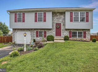 5305 Board Rd, Mount Wolf, PA 17347