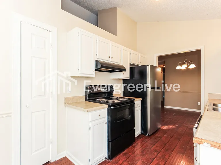 313 Netherland Dr — Photo 7