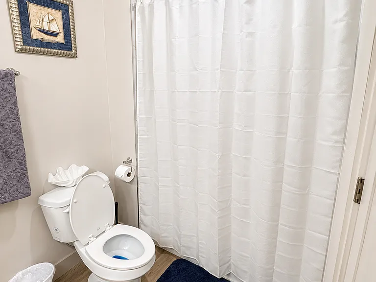 1315 Boston Ct — Photo 12