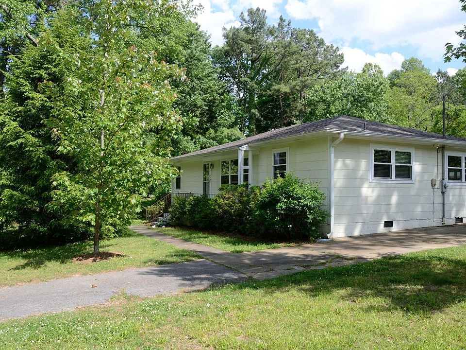 Home exterior side view.