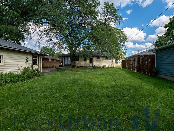 2nd image of 7270 Chateau Dr