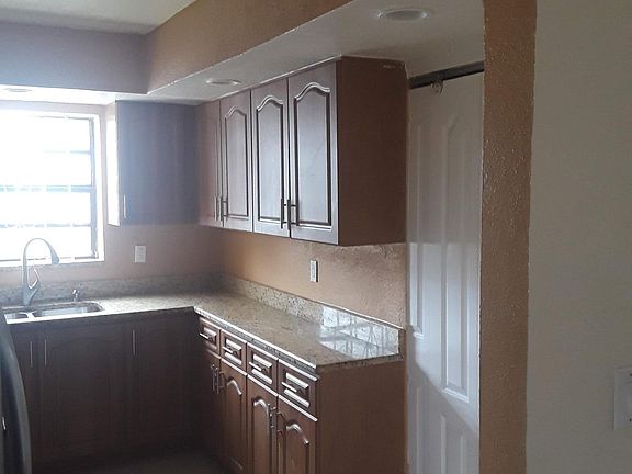4th image of 11940 W Golf Dr