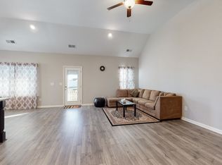 317 Edgefield Ct, Pleasant View, TN 37146